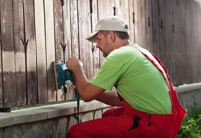 Fence repair in Edmonton